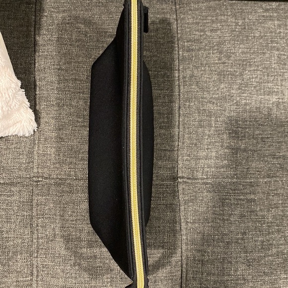 Tarte large makeup bag - Picture 5 of 6